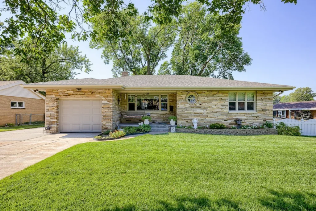 Single-story ranch home in Omaha used to illustrate the limits of online home estimates
